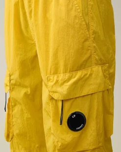 C.P. Company U16 Chrome-R Cargo Shorts Sulphur-Yellow Store